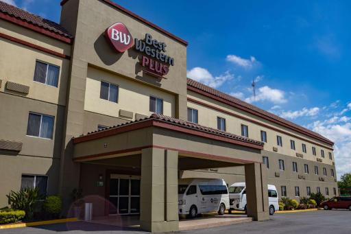Best Western PLUS Monterrey Airport - Housity