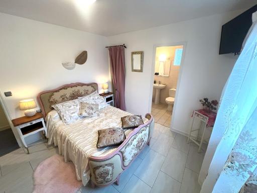 Cap'tain Cook - Housity
