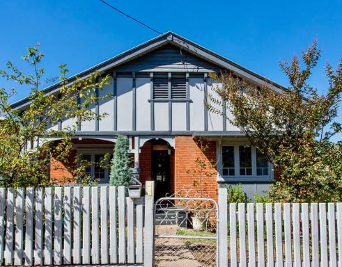 Fitzroy House - Federation charm near town centre - Housity