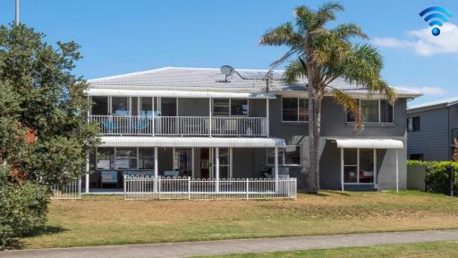 Kendalls Beach House - Housity