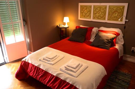 Alvalade II Airport Guest House - Housity