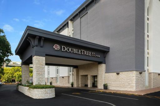 DoubleTree by Hilton Montgomery Downtown - Housity