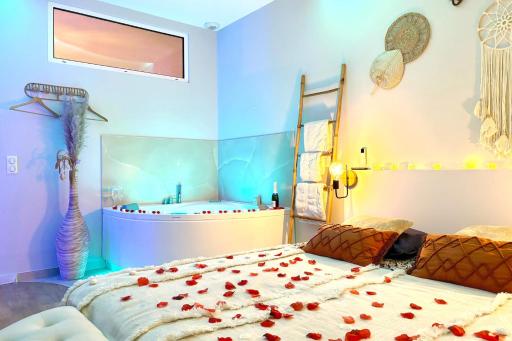 The Pearl - Jacuzzi SPA - Giant Screen - Parking - Housity