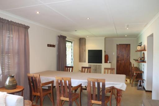 du Repos (Lovely & Relaxing 2-Bedroom Unit with Patio) - Housity