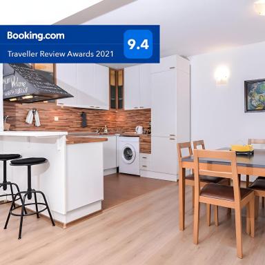 Eleganto - Two Bedroom, Top Central, Stylish Apartment - Housity