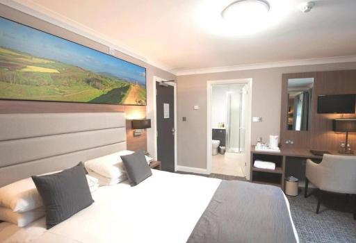 Riverside Hotel - Housity