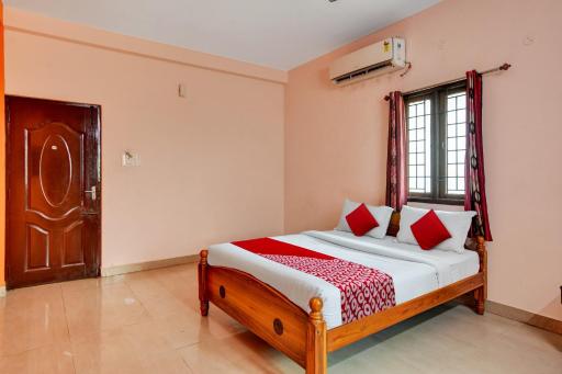 OYO Flagship Sri Devi Mahal - Housity