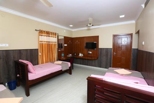 Ramana's Home Stay-Near Railway Station and Bus Stand - Housity