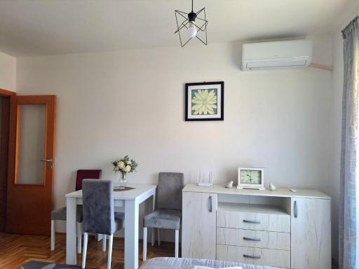 Zora Apartment - Housity