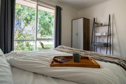 Bells Beach Cottages - Pet friendly cottage with wood heater - Housity