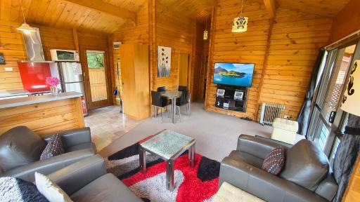 Hanmer's Coziest - Housity