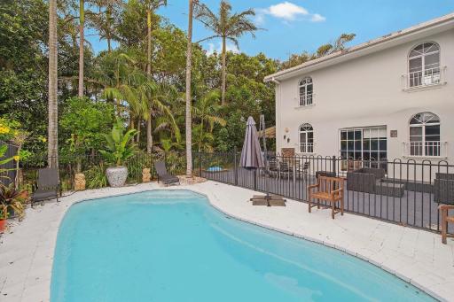 Malibu Beach House - Housity