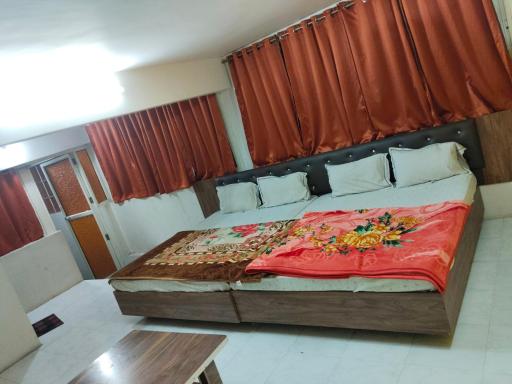 Hotel Shree Radhe Krishna Palace - Housity