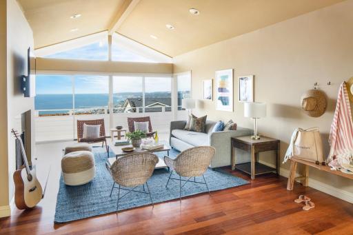 Parasol by AvantStay Hilltop Ocean View Escape w Large Patio Shuffleboard - Housity