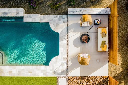 Daisy by AvantStay Modern Home w Spacious Backyard Pool Table Tennis - Housity
