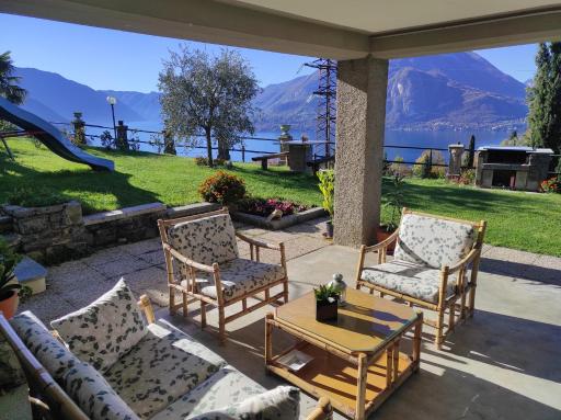 Vezio Hill House - Housity