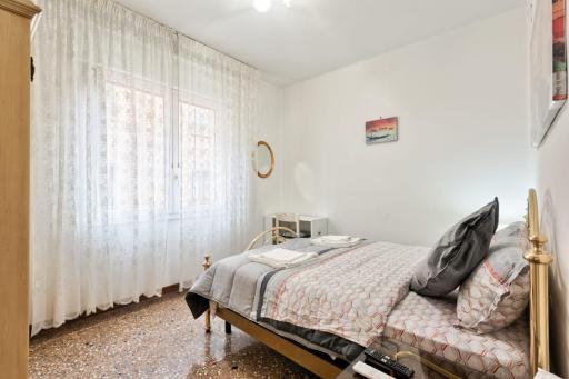 City Living Guest House Venice Room - Housity