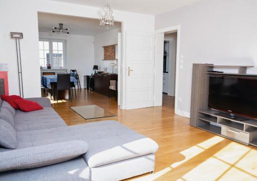 Charmant appartement avec terrasse dans villa - Hizvo
