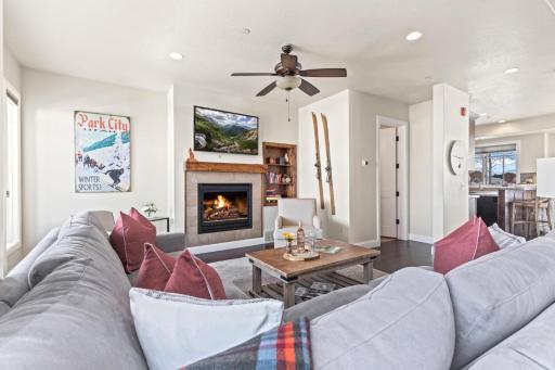 KBM Resorts: Winter Shuttle to Frostwood Gondola Hot Tub Views - Housity