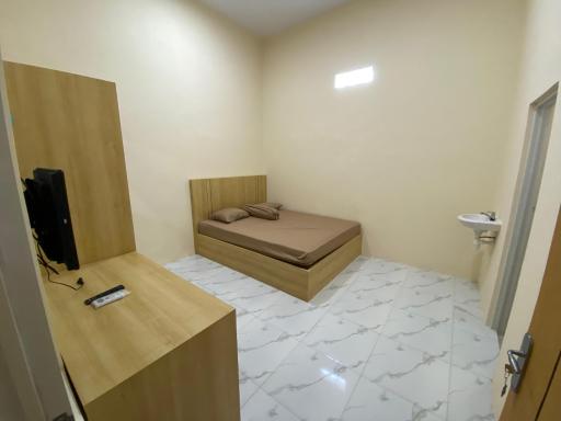 Kharisma Guest House - Housity
