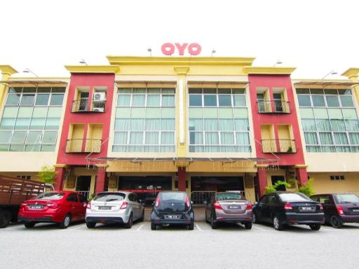 OYO 11343 Hotel Putra Iskandar - Housity