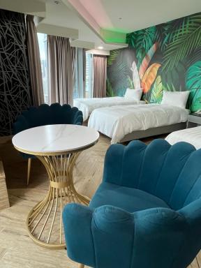 E Lim Hotel - Housity