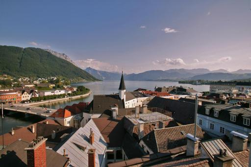 Keramikhotel Goldener Brunnen - Housity