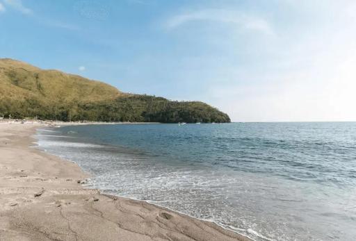 RedDoorz Hostel at Megans Paradisio Beach Resort - Housity