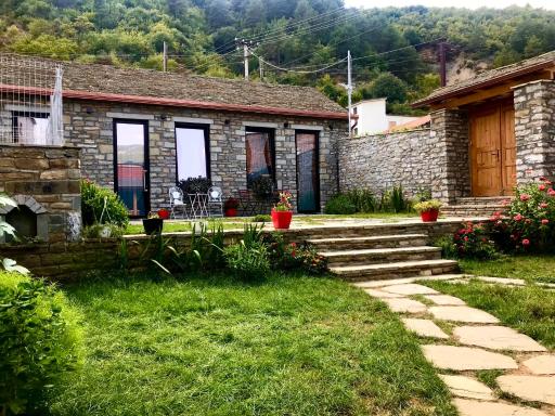 Gogo Moustache Guest House - Housity