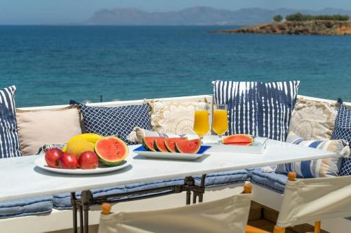 Beach House Kalamaki steps away from the beach - Housity