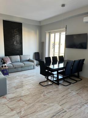 Appartamento Nero Nettuno - Housity