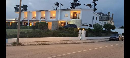 Boutique Inn & Restaurant - Casa dos Suécos - Housity