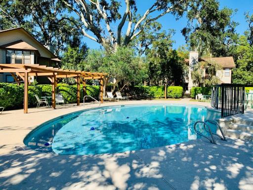 Harbour Oaks, Unit 420 - Housity