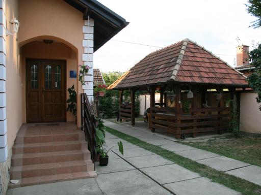 Apartments Vrata Baranje - Housity