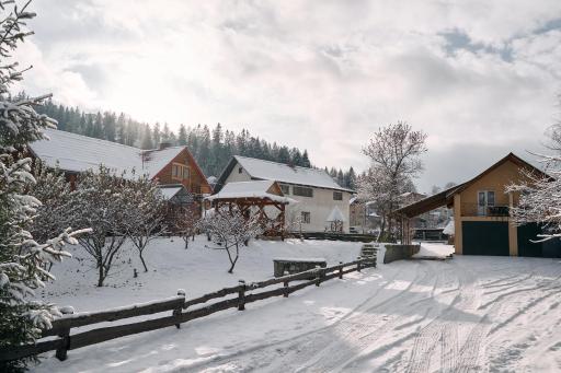 Zatyshna Domivka - Housity