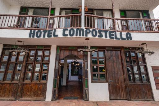 HOTEL COMPOSTELLA - Housity