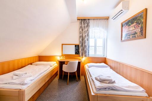 Penzion u Tesaru - Housity