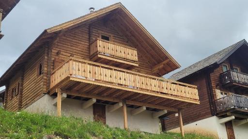 Chalet Aneloup vue d'exception à la Joue du Loup - Housity