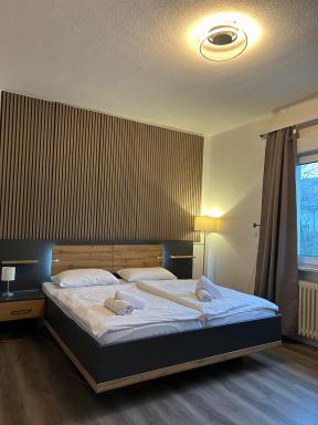 Riverside Airport Hotel - Housity