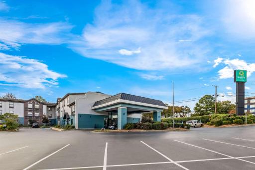 Quality Inn - Housity