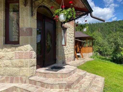 UNDERHILLs house - Housity