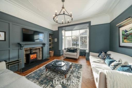 Blythewood Aberdeenshire Luxury Lodge with Hot Tub - Housity