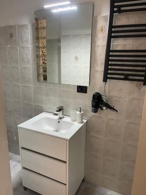 CASA VACANZA A 100 METRI DAL MARE - Housity