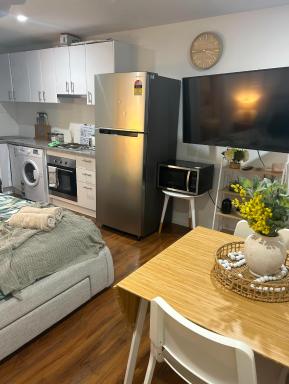 Dog friendly new humble abode In hotspot location - Housity