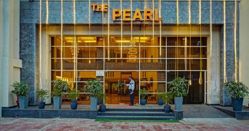 Hotel The Pearl - Newly Renovated in City Centre - Housity