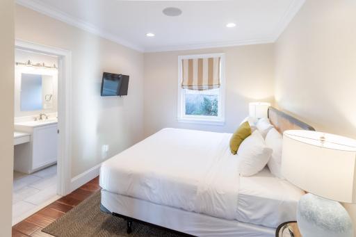 The Newport Lofts - 546 Thames Street - Housity
