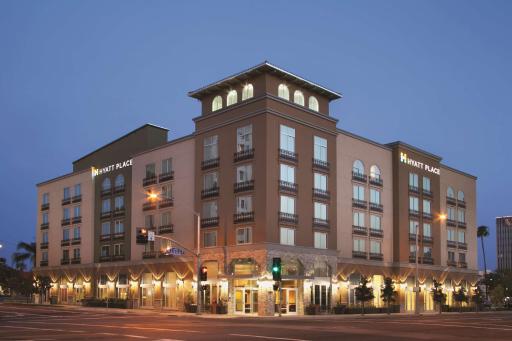 Hyatt Place Riverside Downtown - Housity