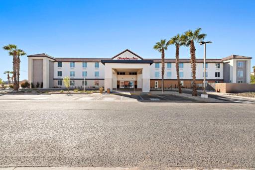 Hampton Inn by Hilton Calexico - Housity