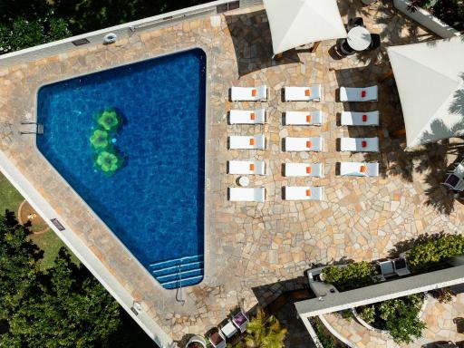 Luana Waikiki Hotel & Suites - Housity
