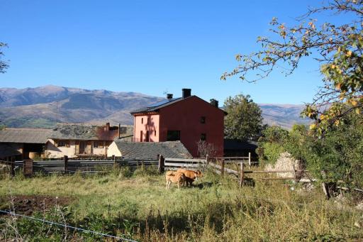 Cal Barné, acogedor alojamiento con jardín en Das - Housity